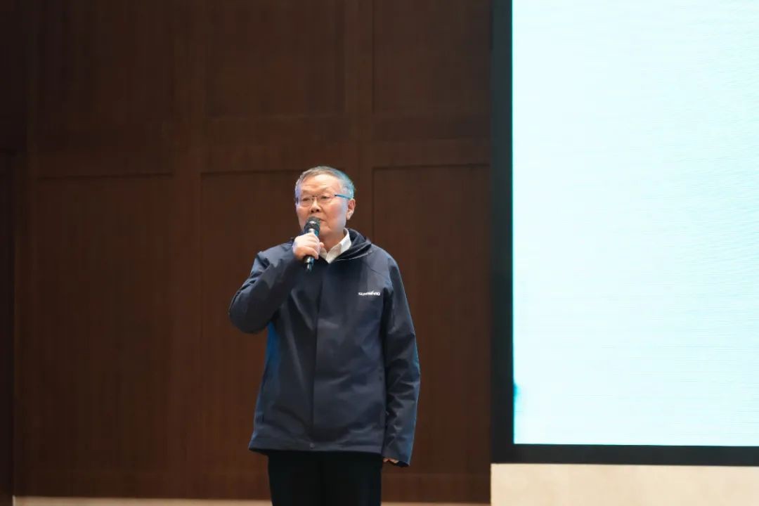 同心克难再腾飞，携手齐心冲万台——2021三亿·体育-三亿（中国）一站式服务官方网站
智能挖掘机经销商年会圆满召开