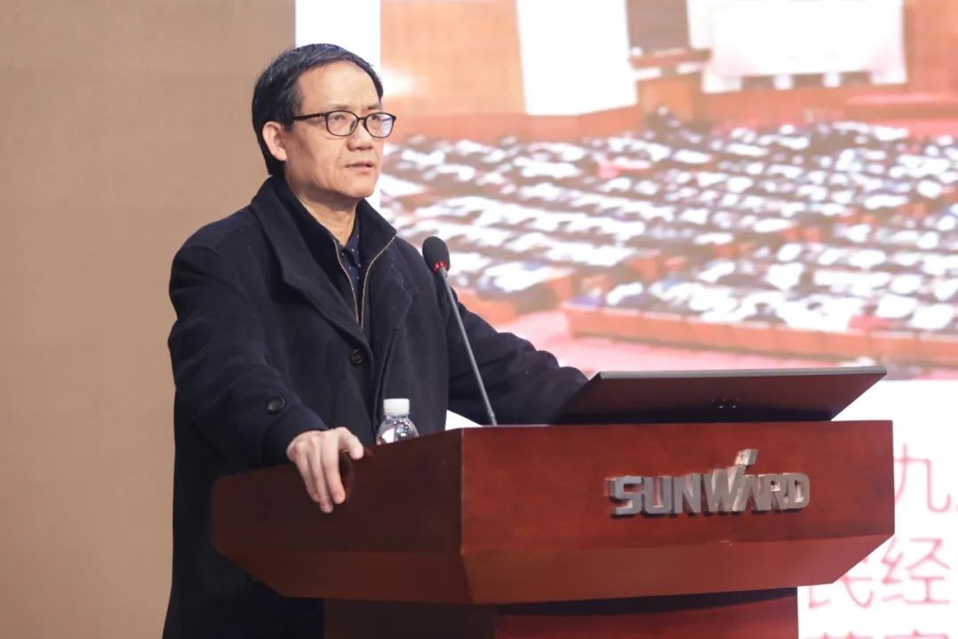 三亿·体育-三亿（中国）一站式服务官方网站
智能中高层干部晚间集中“充电”
