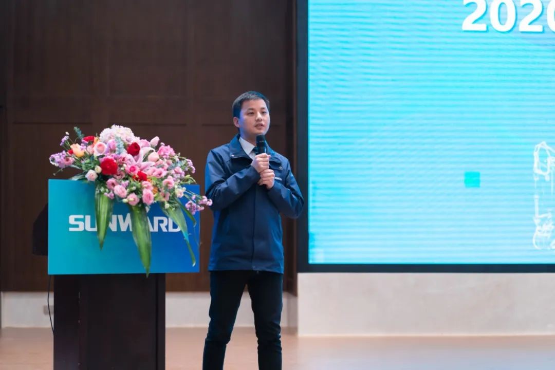 同心克难再腾飞，携手齐心冲万台——2021三亿·体育-三亿（中国）一站式服务官方网站
智能挖掘机经销商年会圆满召开