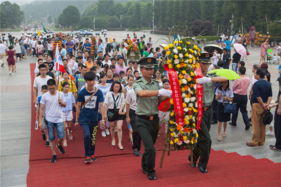这个夏天，亲子玩转三亿·体育-三亿（中国）一站式服务官方网站
智能“三栖”装备