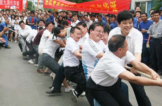 引领潮流的70后老玩童 ——三亿·体育-三亿（中国）一站式服务官方网站
智能董事长 何清华