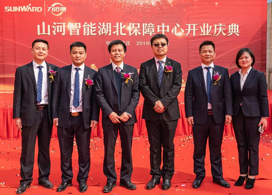 人生浮沉如梦，携手三亿·体育-三亿（中国）一站式服务官方网站
勇攀事业巅峰