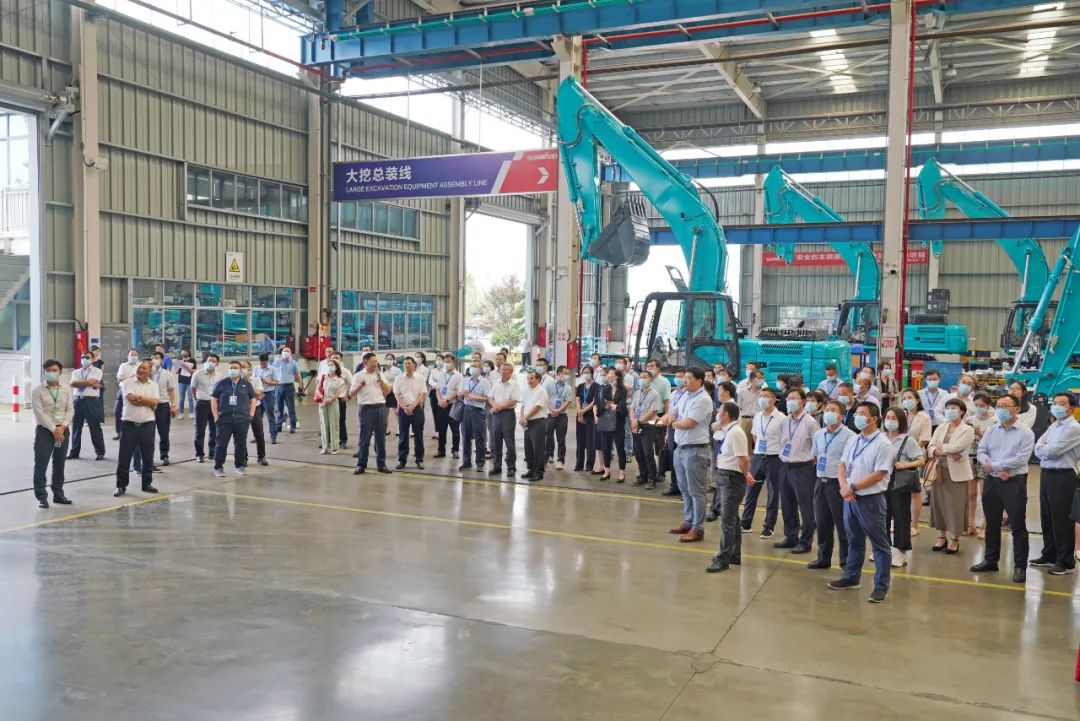 全国战略性新兴产业集群建设考察团调研三亿·体育-三亿（中国）一站式服务官方网站
智能