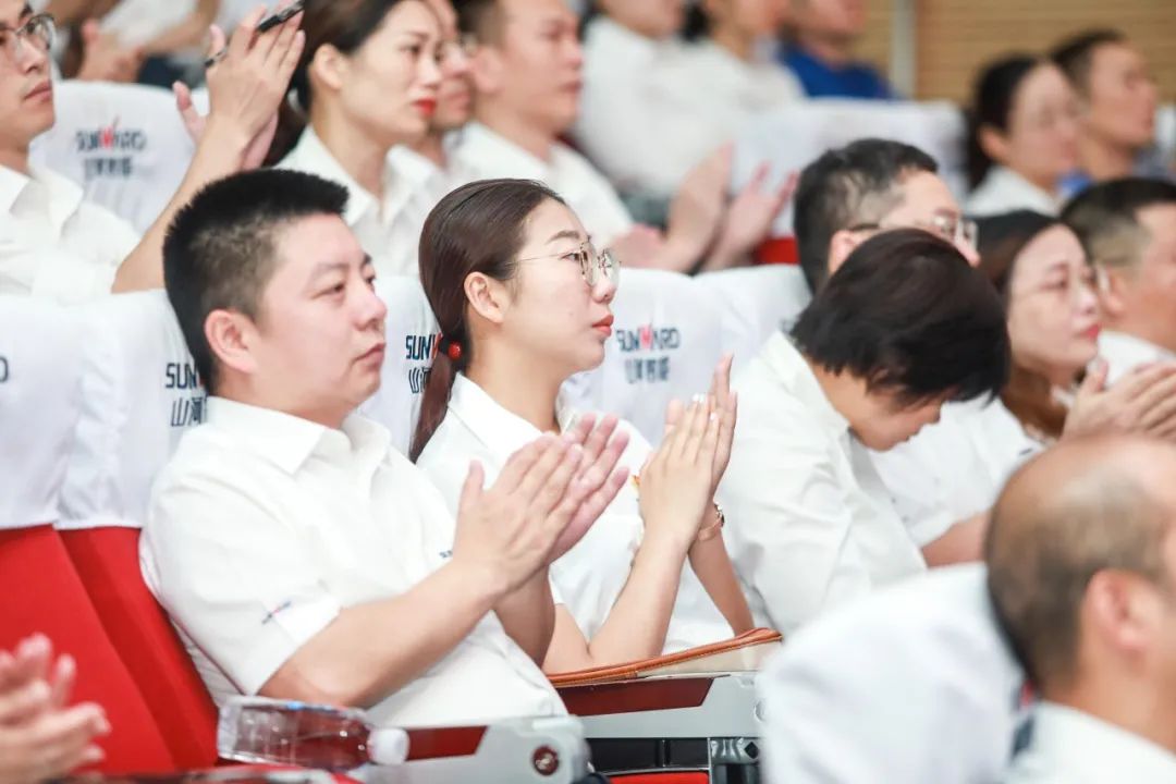 三亿·体育-三亿（中国）一站式服务官方网站
智能党委集中收看庆祝中国共产党成立100周年大会现场直播
