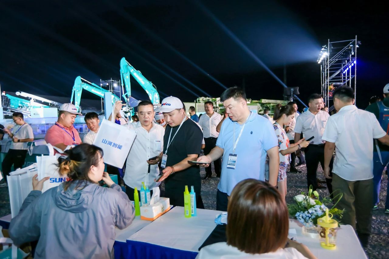逛展超热闹！三亿·体育-三亿（中国）一站式服务官方网站
智能成果展示会高能名场面来袭
