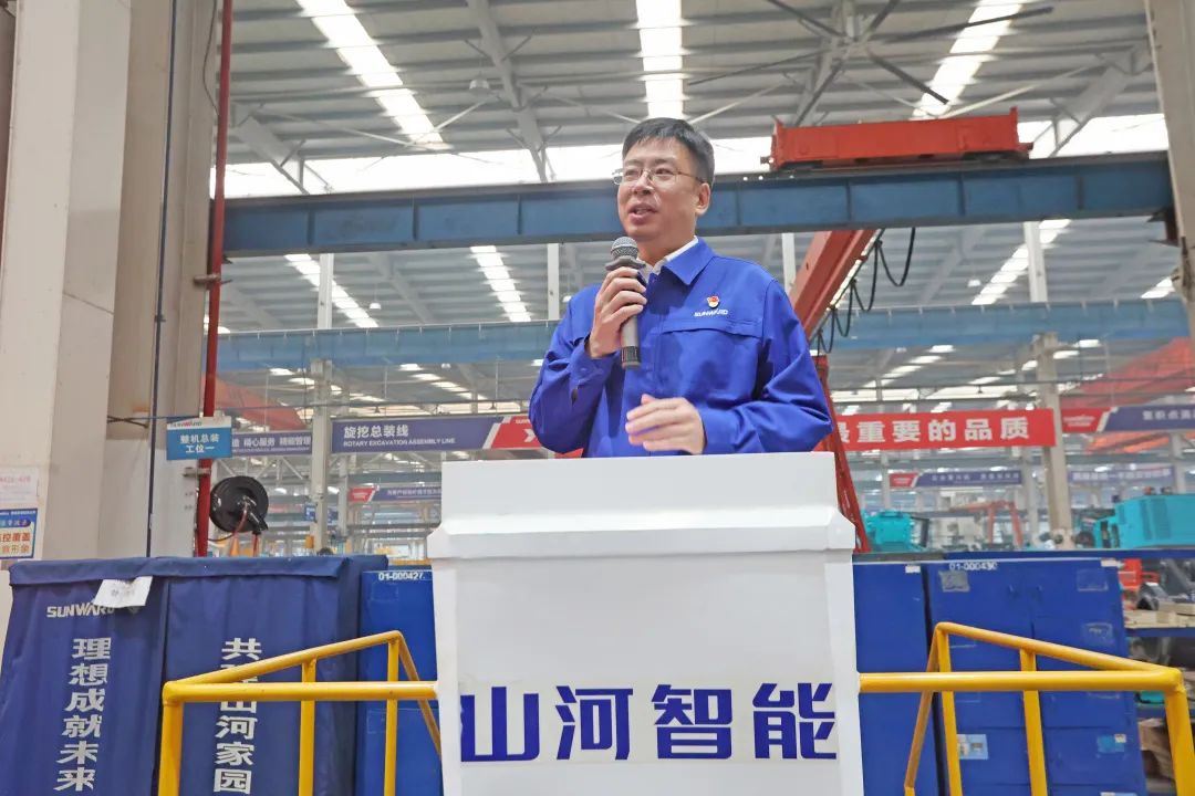 向榜样学习！三亿·体育-三亿（中国）一站式服务官方网站
智能56名职工受到职工职业技能竞赛表彰