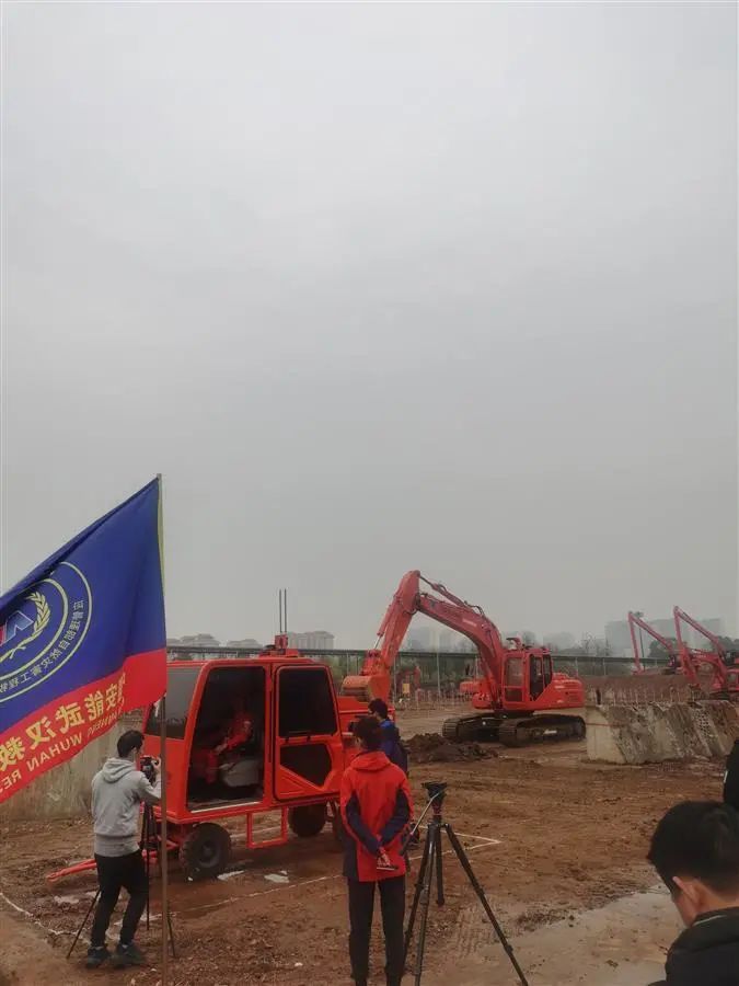 表现亮眼引关注!三亿·体育-三亿（中国）一站式服务官方网站
智能5G远程遥控挖掘机现身湖北省自然灾害工程应急救援基地