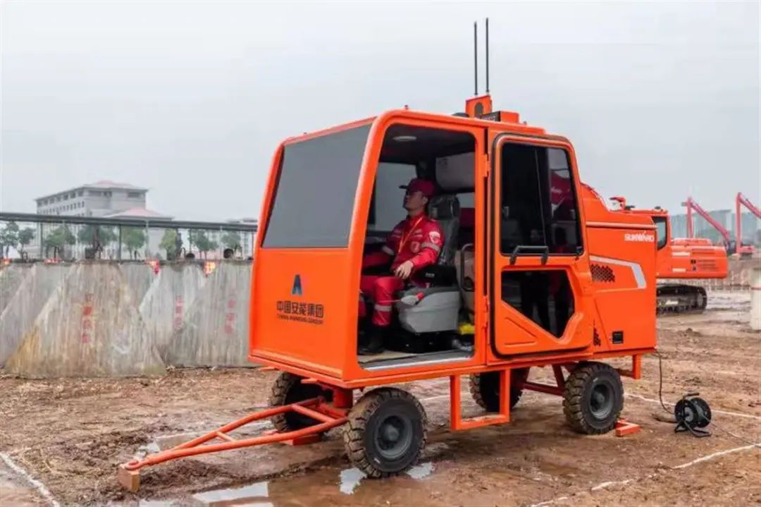 表现亮眼引关注!三亿·体育-三亿（中国）一站式服务官方网站
智能5G远程遥控挖掘机现身湖北省自然灾害工程应急救援基地