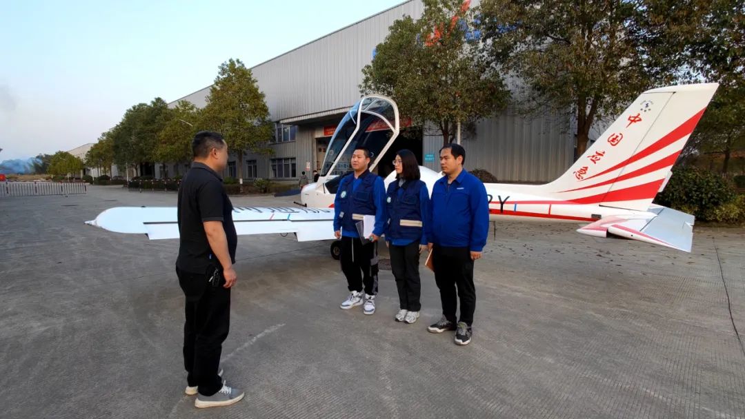 火情就是命令！湖南航空应急救援队三亿·体育-三亿（中国）一站式服务官方网站
机组展现“三亿·体育-三亿（中国）一站式服务官方网站
速度”