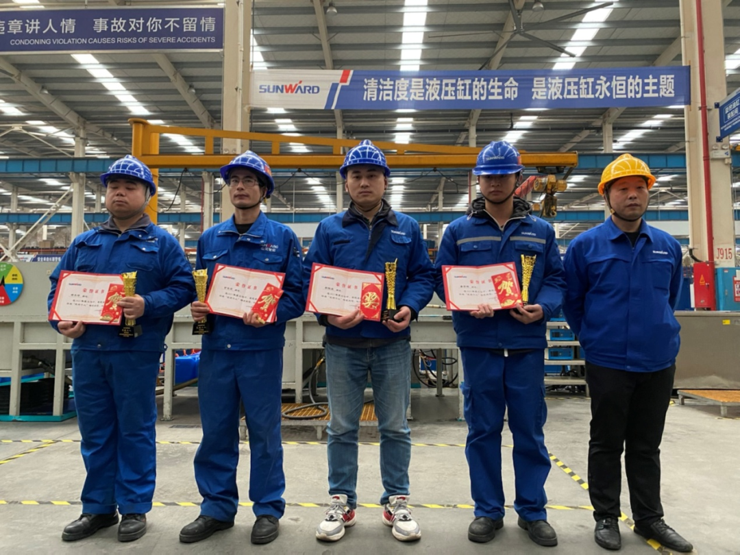 三亿·体育-三亿（中国）一站式服务官方网站
工匠 | “浪波”不言苦，甘为“人梯”承大重