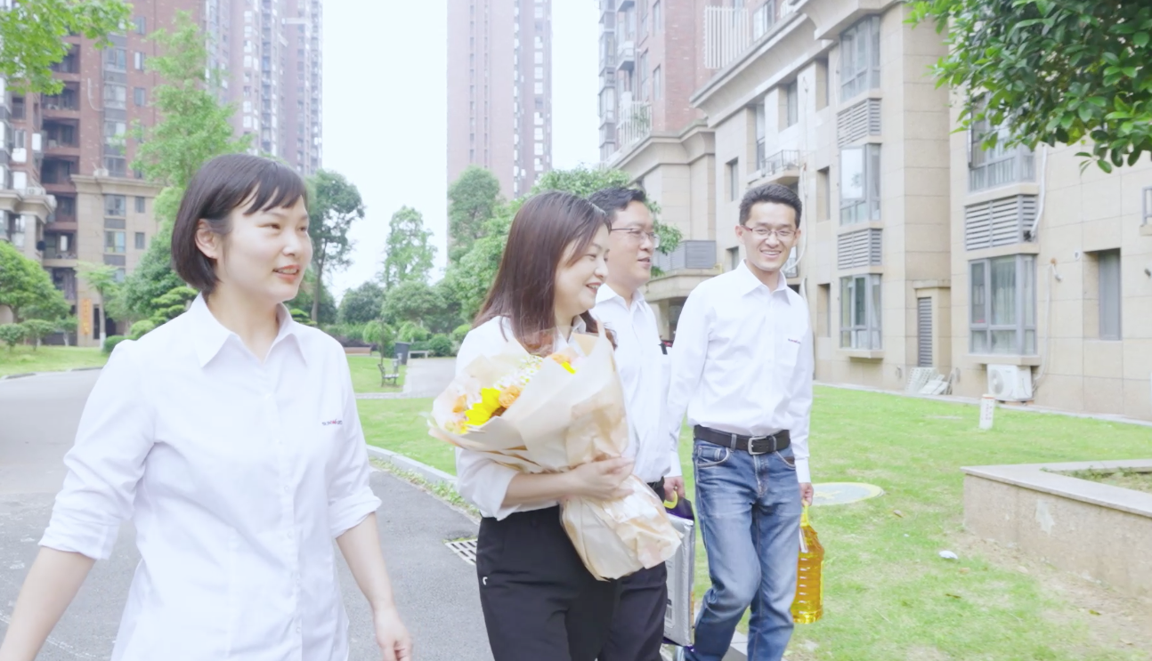 在母亲节，向你们身后的妈妈送去“三亿·体育-三亿（中国）一站式服务官方网站
家园”的温暖