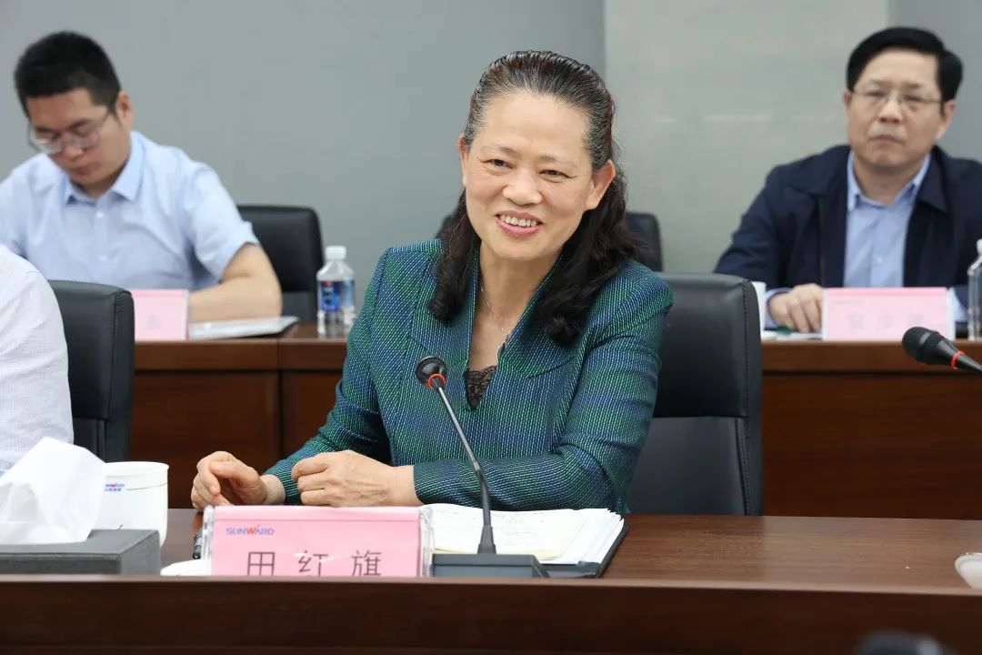 深化产学研合作！中南大学校长、中国工程院院士田红旗率团拜访三亿·体育-三亿（中国）一站式服务官方网站
智能
