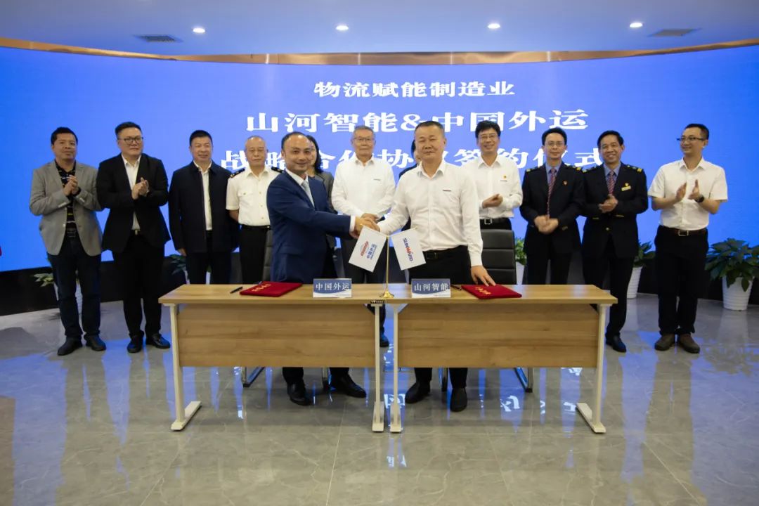 持续进军国际市场！中欧班列（长沙）三亿·体育-三亿（中国）一站式服务官方网站
智能专列成功首发