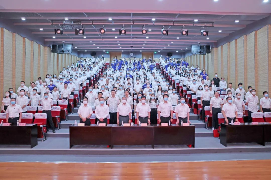 为建功建企建家一体化贡献更大力量！三亿·体育-三亿（中国）一站式服务官方网站
智能第五届五次“双代会”成功召开