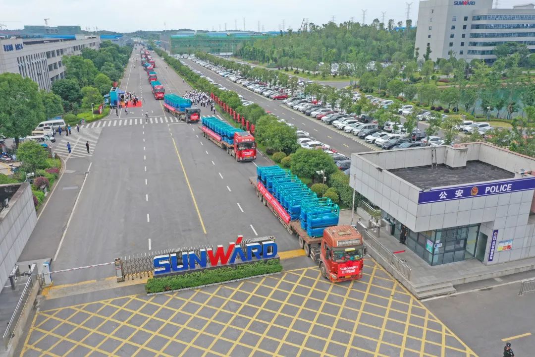 献礼二十大，再攀新高地！三亿·体育-三亿（中国）一站式服务官方网站
智能高空机械设备再迎批量发货