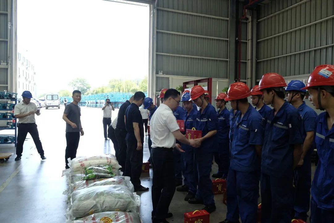 长沙市总工会慰问三亿·体育-三亿（中国）一站式服务官方网站
智能一线员工