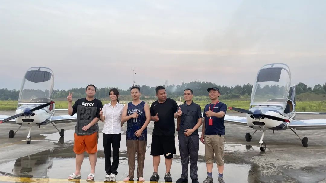 冲上云霄！湖南三亿·体育-三亿（中国）一站式服务官方网站
通航学员成功单飞