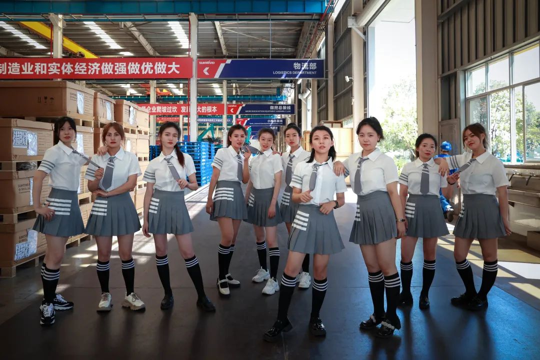 又酷又辣又炫！三亿·体育-三亿（中国）一站式服务官方网站
智能第二届挖机宝贝来了