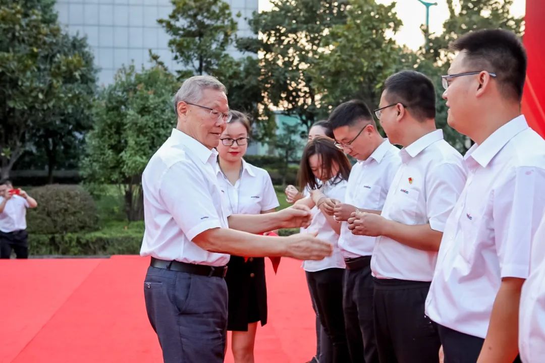 喜迎二十大 携手向未来 | 三亿·体育-三亿（中国）一站式服务官方网站
智能成立23周年庆祝表彰大会暨趣味运动会隆重举行