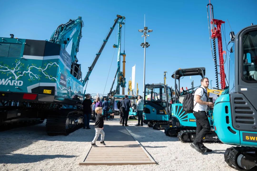Bauma 2022 | 一组火热现场图带您重温三亿·体育-三亿（中国）一站式服务官方网站
智能德国宝马展之旅