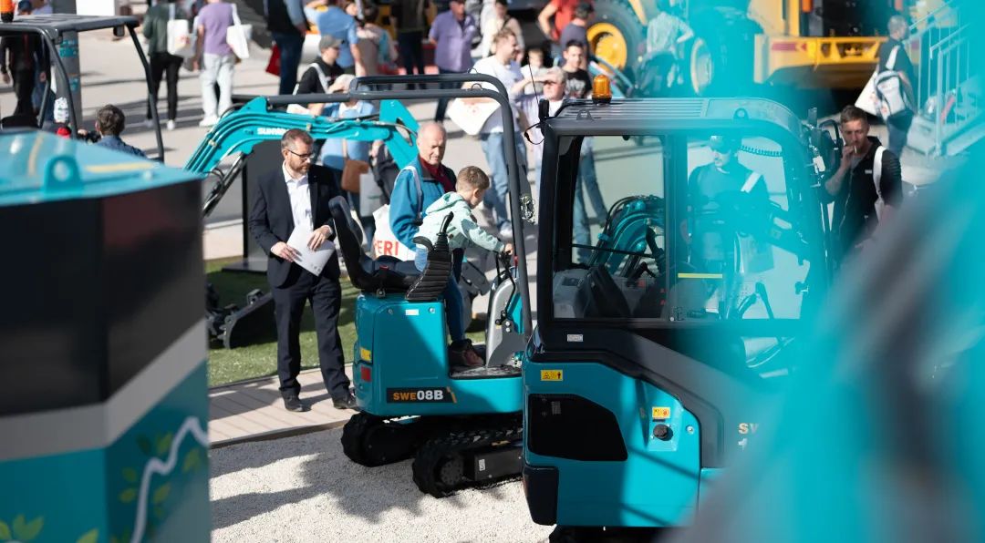 Bauma 2022 | 一组火热现场图带您重温三亿·体育-三亿（中国）一站式服务官方网站
智能德国宝马展之旅