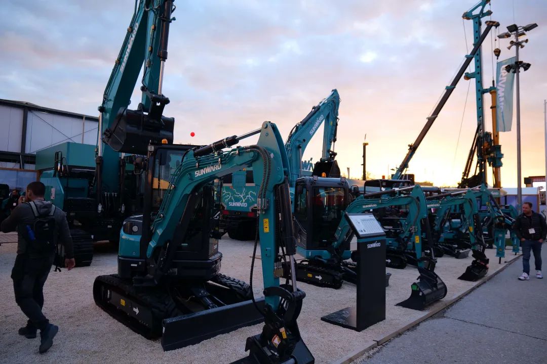 Bauma 2022 | 一组火热现场图带您重温三亿·体育-三亿（中国）一站式服务官方网站
智能德国宝马展之旅