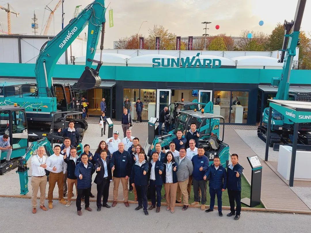 Bauma 2022 | 一组火热现场图带您重温三亿·体育-三亿（中国）一站式服务官方网站
智能德国宝马展之旅