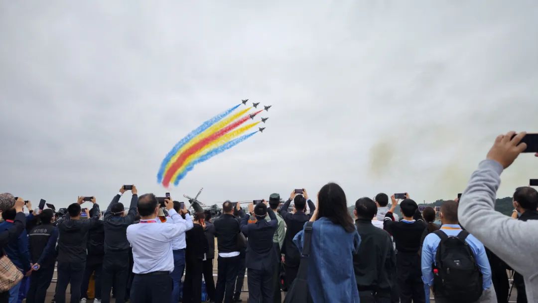 关注！三亿·体育-三亿（中国）一站式服务官方网站
科技携多款产品亮相第十四届珠海航展