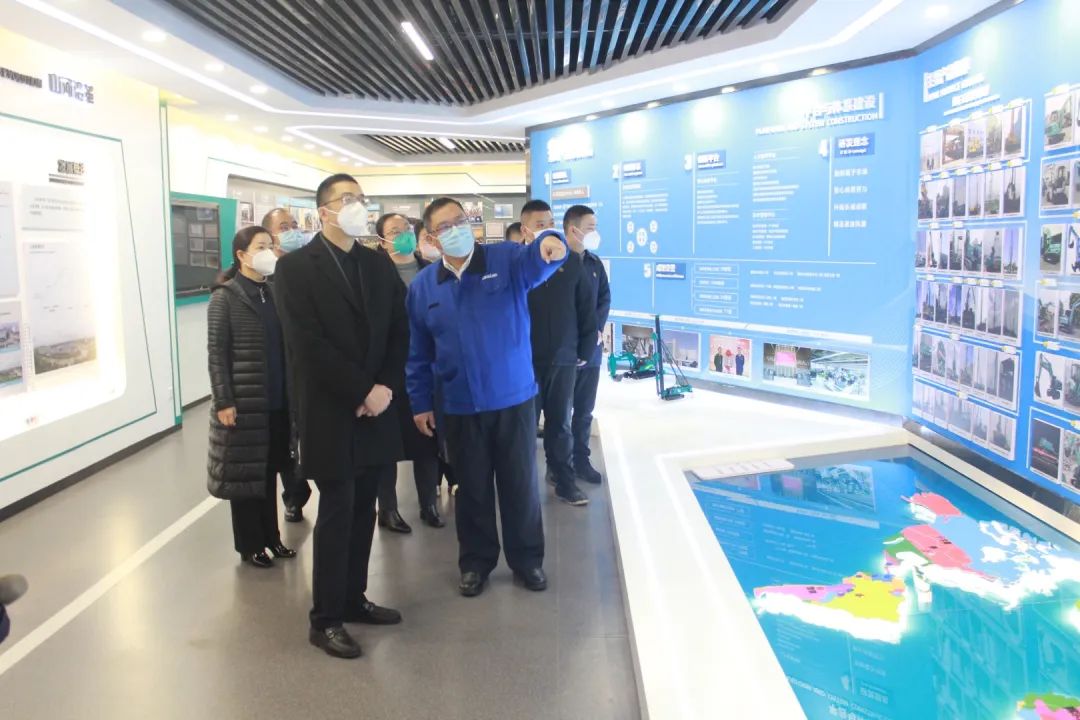 五粮液集团工会主席郭叙雷带队赴三亿·体育-三亿（中国）一站式服务官方网站
智能考察交流