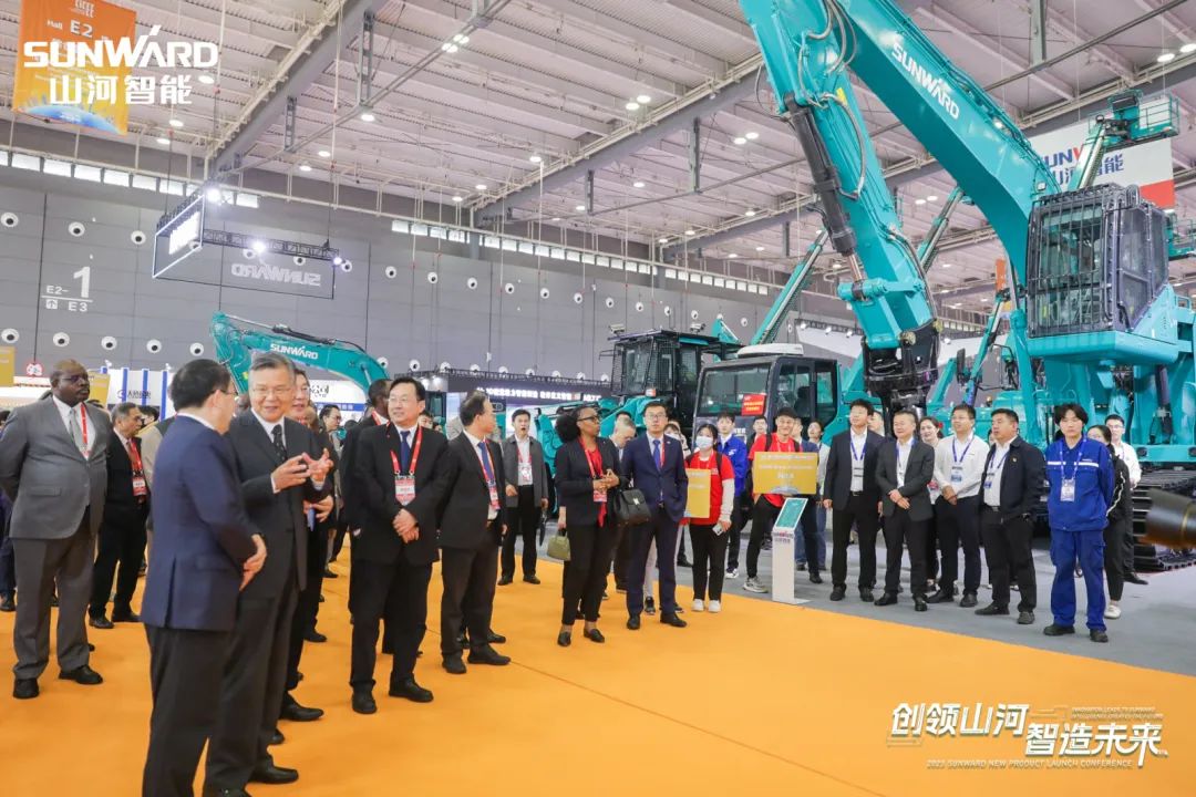 2023 CICEE | 三亿·体育-三亿（中国）一站式服务官方网站
智能亮相2023长沙国际工程机械展！智能化、电动化产品站C位