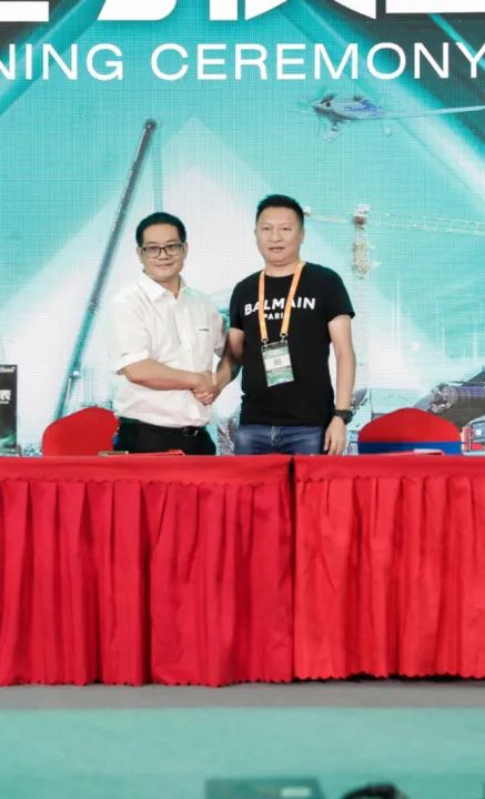 千人齐聚、爆品出击！三亿·体育-三亿（中国）一站式服务官方网站
智能新品推介会圆满举办