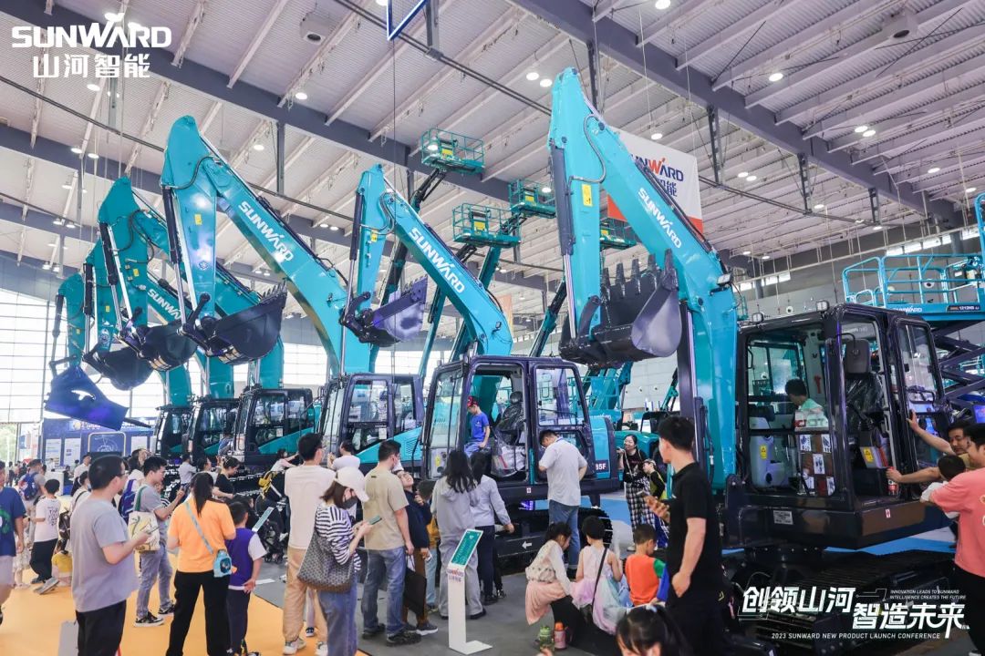 2023 CICEE | 全球工程机械盛会完美落幕！三亿·体育-三亿（中国）一站式服务官方网站
智能交出闪亮答卷