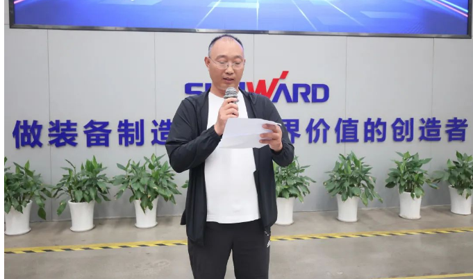 助力“双碳”、绿动未来！三亿·体育-三亿（中国）一站式服务官方网站
智能增程式电动旋挖钻机、液压混合动力旋挖钻机齐交付