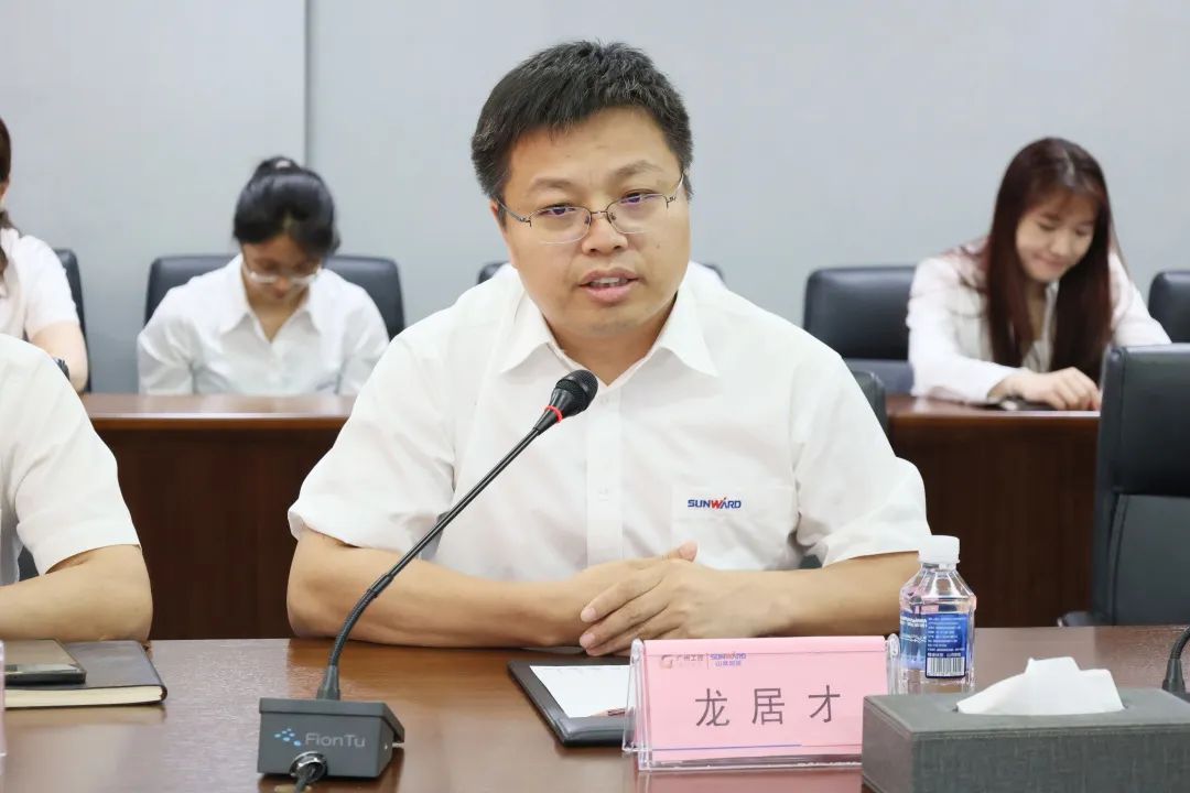 携手开启绿色转型之路！三亿·体育-三亿（中国）一站式服务官方网站
智能&南京盖百氏增程式电动旋挖钻机签约仪式成功举办