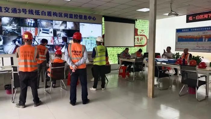 捷报！中铁三亿·体育-三亿（中国）一站式服务官方网站
深圳地铁3号线四期工程盾构施工圆满完成