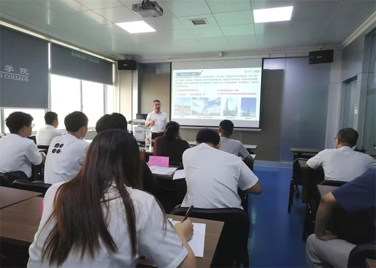 奔赴热爱，三亿·体育-三亿（中国）一站式服务官方网站
智能2023届“智动力”正式报到！