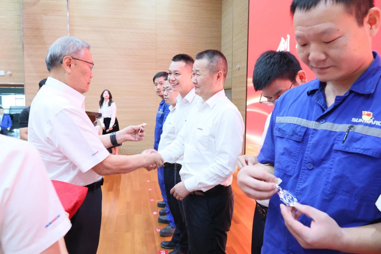 强信心 聚合力 共建美好家园——庆祝三亿·体育-三亿（中国）一站式服务官方网站
智能成立24周年表彰大会隆重召开