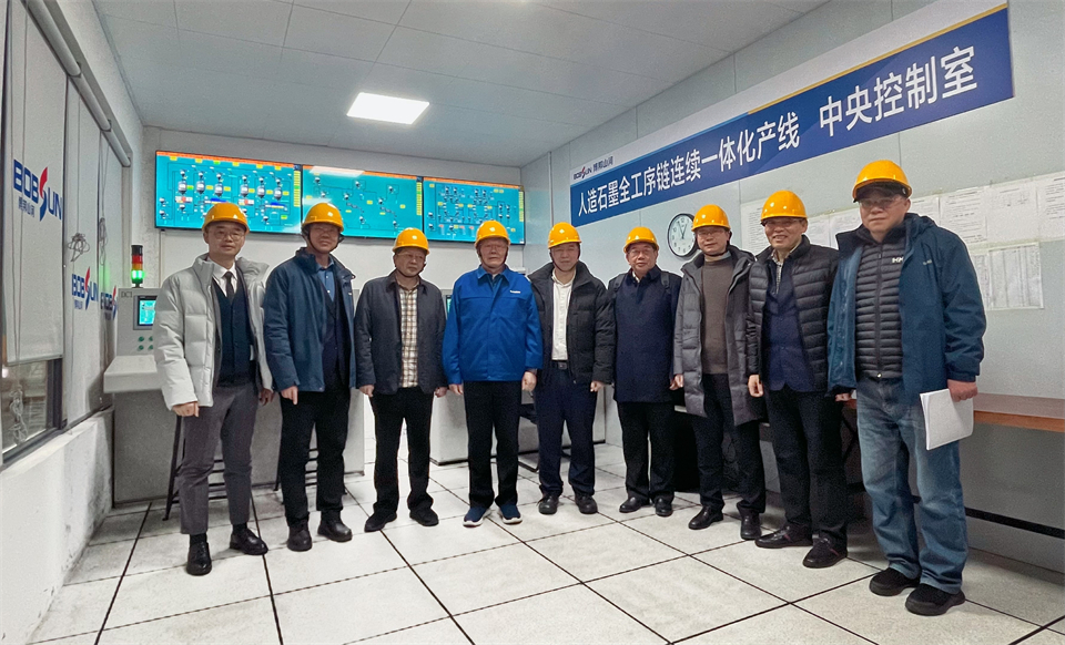 清华大学&三亿·体育-三亿（中国）一站式服务官方网站
智能联合博士后培养出成果！暨博邦三亿·体育-三亿（中国）一站式服务官方网站
人造石墨负极全工序链连续一体化产线长周期生产运行