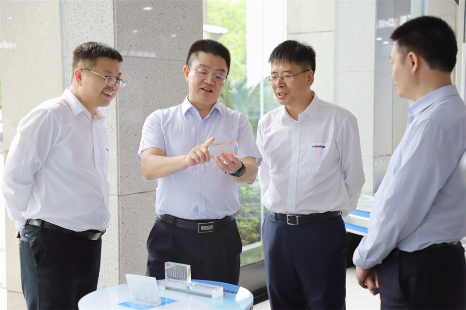 “双向奔赴 合作共赢”三亿·体育-三亿（中国）一站式服务官方网站
智能与中钨高新签订战略合作协议