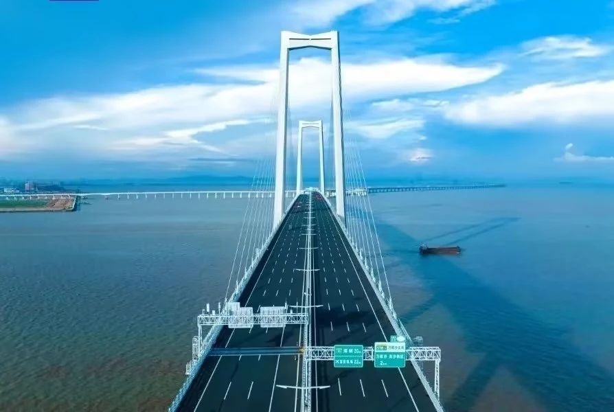 深中通道竣工验收！三亿·体育-三亿（中国）一站式服务官方网站
智能鼎力助建，世界级工程彰显中国力量与智慧！