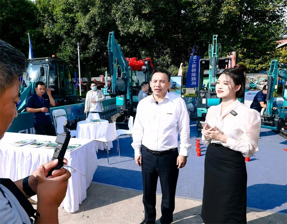 展现“掘”对实力!三亿·体育-三亿(中国)一站式服务官方网站
智能亮相2024微挖大会暨小型设备大会