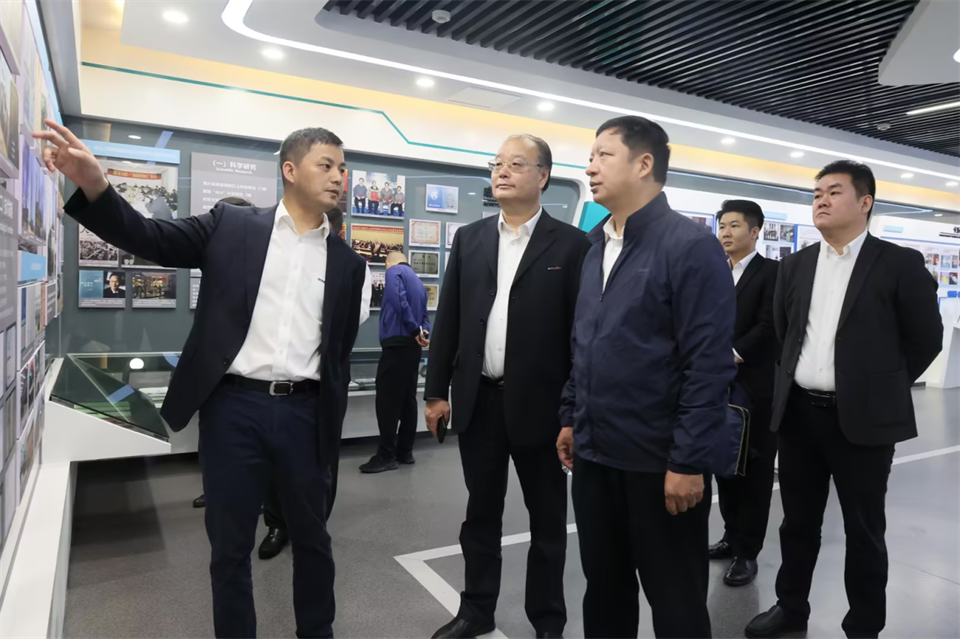 同船出海,共赢未来!中铁九局副总经理刘峻峰一行到访三亿·体育-三亿(中国)一站式服务官方网站
智能