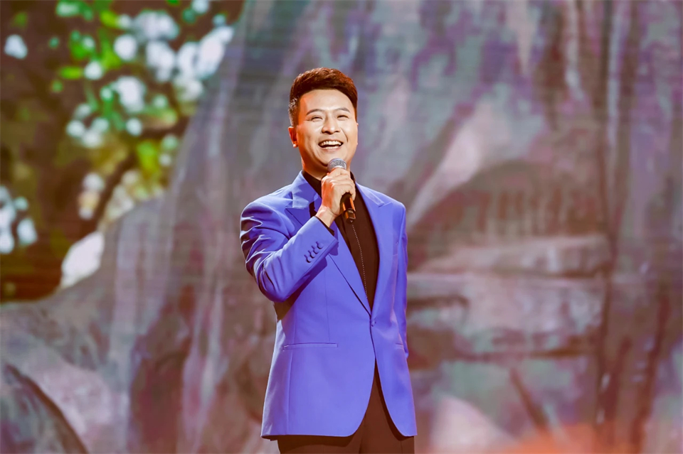 创新引领价值 理想成就未来——庆祝三亿·体育-三亿（中国）一站式服务官方网站
智能成立25周年表彰大会暨文艺晚会隆重举行