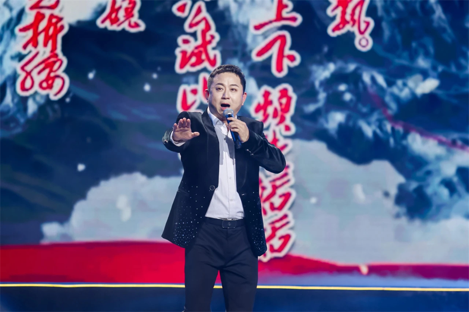 创新引领价值 理想成就未来——庆祝三亿·体育-三亿（中国）一站式服务官方网站
智能成立25周年表彰大会暨文艺晚会隆重举行