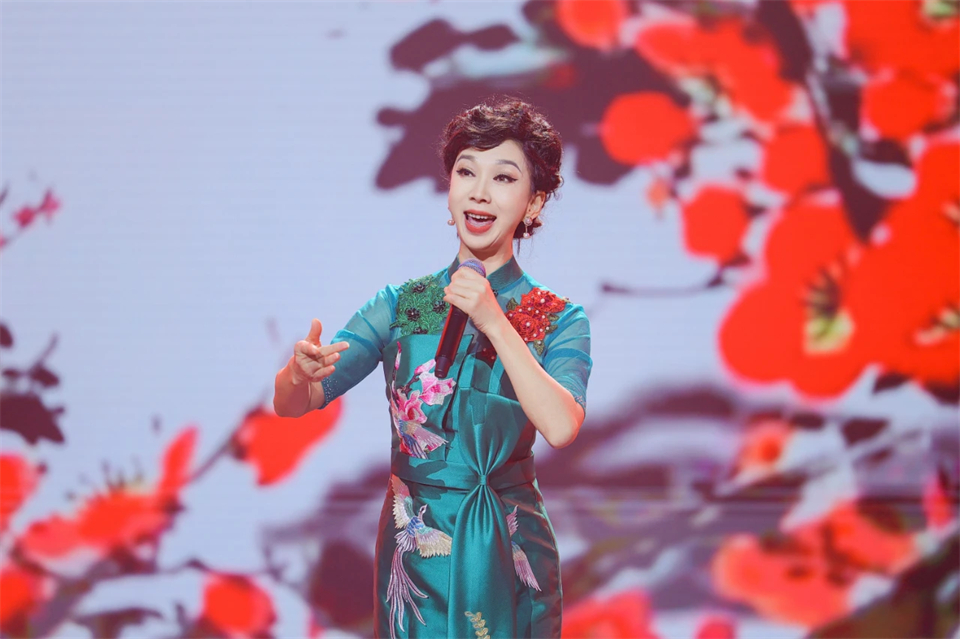 创新引领价值 理想成就未来——庆祝三亿·体育-三亿（中国）一站式服务官方网站
智能成立25周年表彰大会暨文艺晚会隆重举行