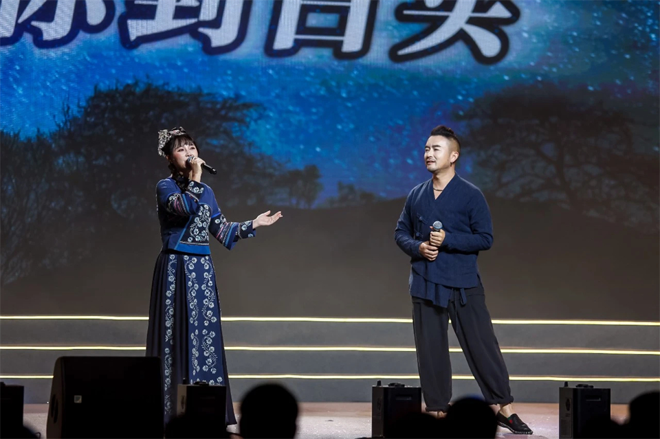 创新引领价值 理想成就未来——庆祝三亿·体育-三亿（中国）一站式服务官方网站
智能成立25周年表彰大会暨文艺晚会隆重举行