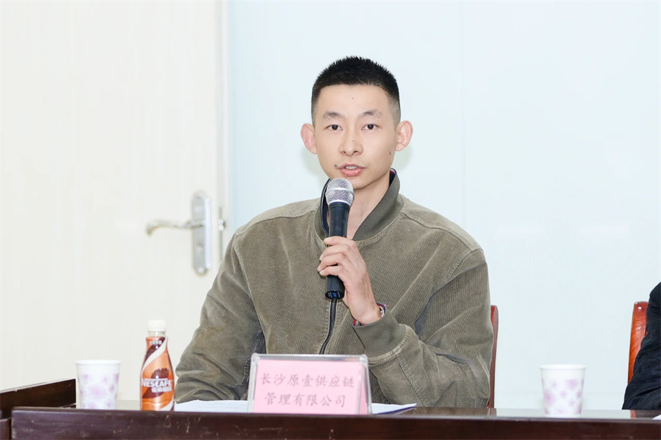 长龙街道、三亿·体育-三亿（中国）一站式服务官方网站
智能召开首届年货盛惠暨送春联文化惠民活动工作会议