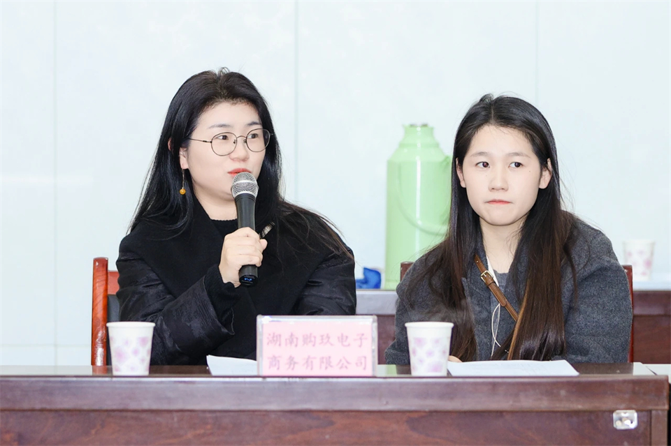 长龙街道、三亿·体育-三亿（中国）一站式服务官方网站
智能召开首届年货盛惠暨送春联文化惠民活动工作会议
