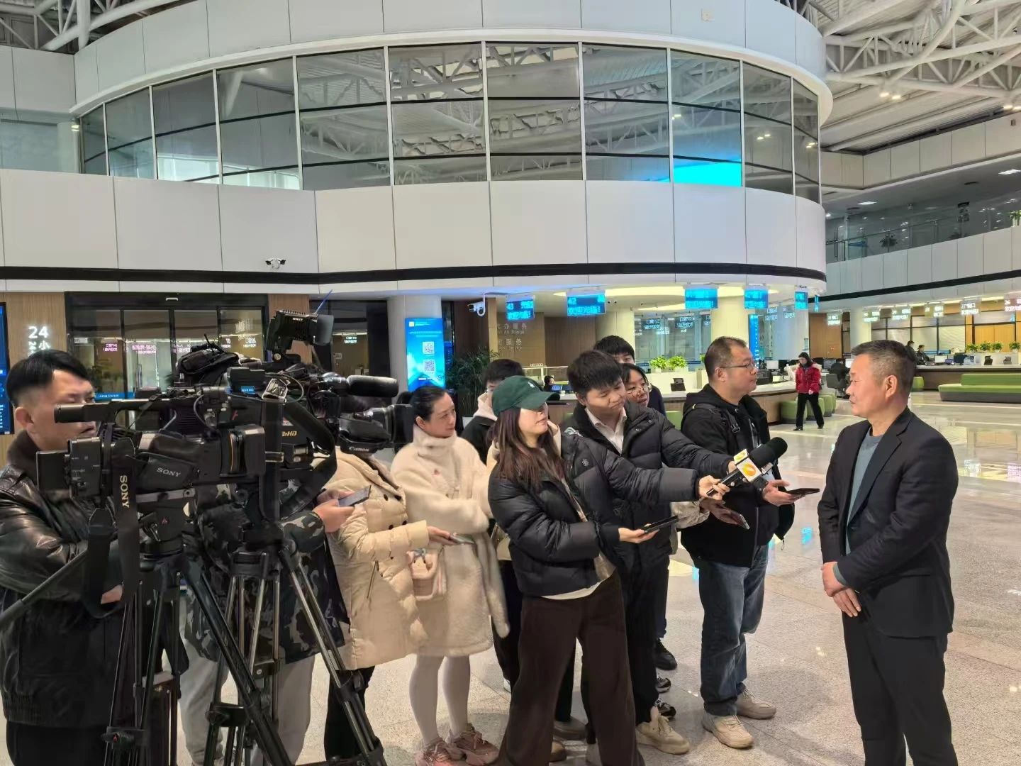 助力长沙经开区高质量发展，三亿·体育-三亿（中国）一站式服务官方网站
智能喜获四奖项