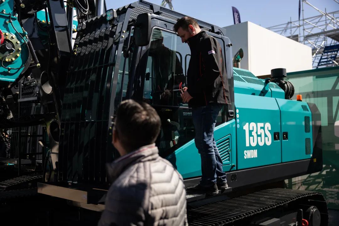 Bauma 2025 | 高端定制！三亿·体育-三亿（中国）一站式服务官方网站
智能Pro系列旋挖钻机燃爆全场